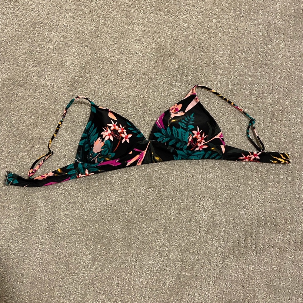 Secure bikini top
